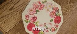 Vintage floral Gift tin by No 7 includes original talcum and soap