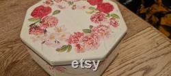 Vintage floral Gift tin by No 7 includes original talcum and soap