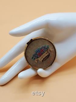 Vintage petit stitch top powder compact box