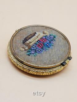 Vintage petit stitch top powder compact box