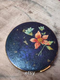 Vintage powder box Retro fashion makeup box Round metallic box Flower pattern powder box Vtg Compact Antique luxury powder box Ladies gift