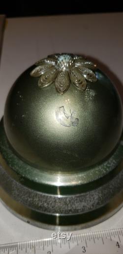 Vintage powder dish music box chip on top good condition works