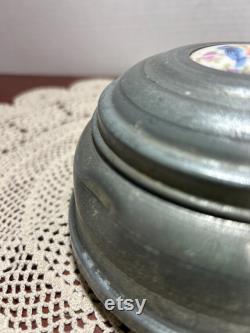 Vintage powder trinket music box, with 2 Blue Birds pictured
