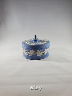 Wedgwood Blue and White Jasperware Powder Box, Candy Dish, Vanity Dresser Trinket Box, 1968, England, 873