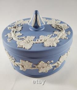 Wedgwood Blue and White Jasperware Powder Box, Candy Dish, Vanity Dresser Trinket Box, 1968, England, 873