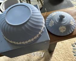 Wedgwood Jasperware Fluted POWDER CANDY TRINKET Box w Lid New free ship