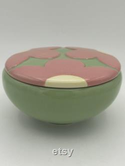 Whitney Smith Pottery 5 Green Ceramic Dressing Powder Jar Trinket Jewelry Box With Lid And Raised Pink Daisy Flower Motif Made In China