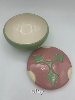 Whitney Smith Pottery 5 Green Ceramic Dressing Powder Jar Trinket Jewelry Box With Lid And Raised Pink Daisy Flower Motif Made In China
