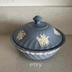 vintage Wedgwood Queensware Powder Dresser Candy jar dish trinket England floral design